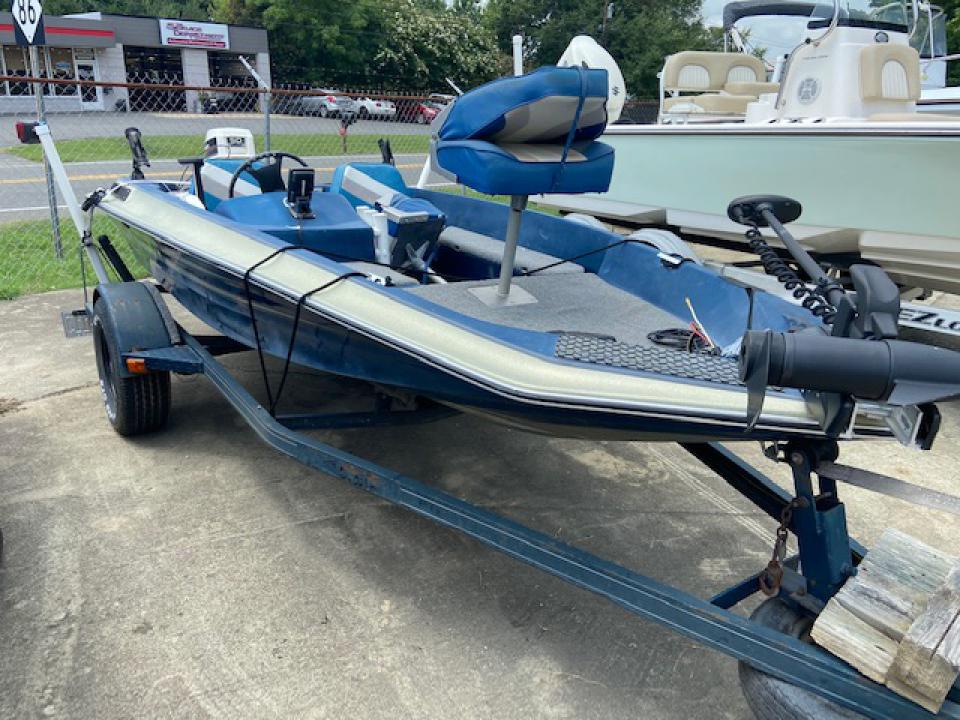 1986 K-Craft 14 foot Bass Boat with Johnson 50 hp 2-stroke and trailer ...